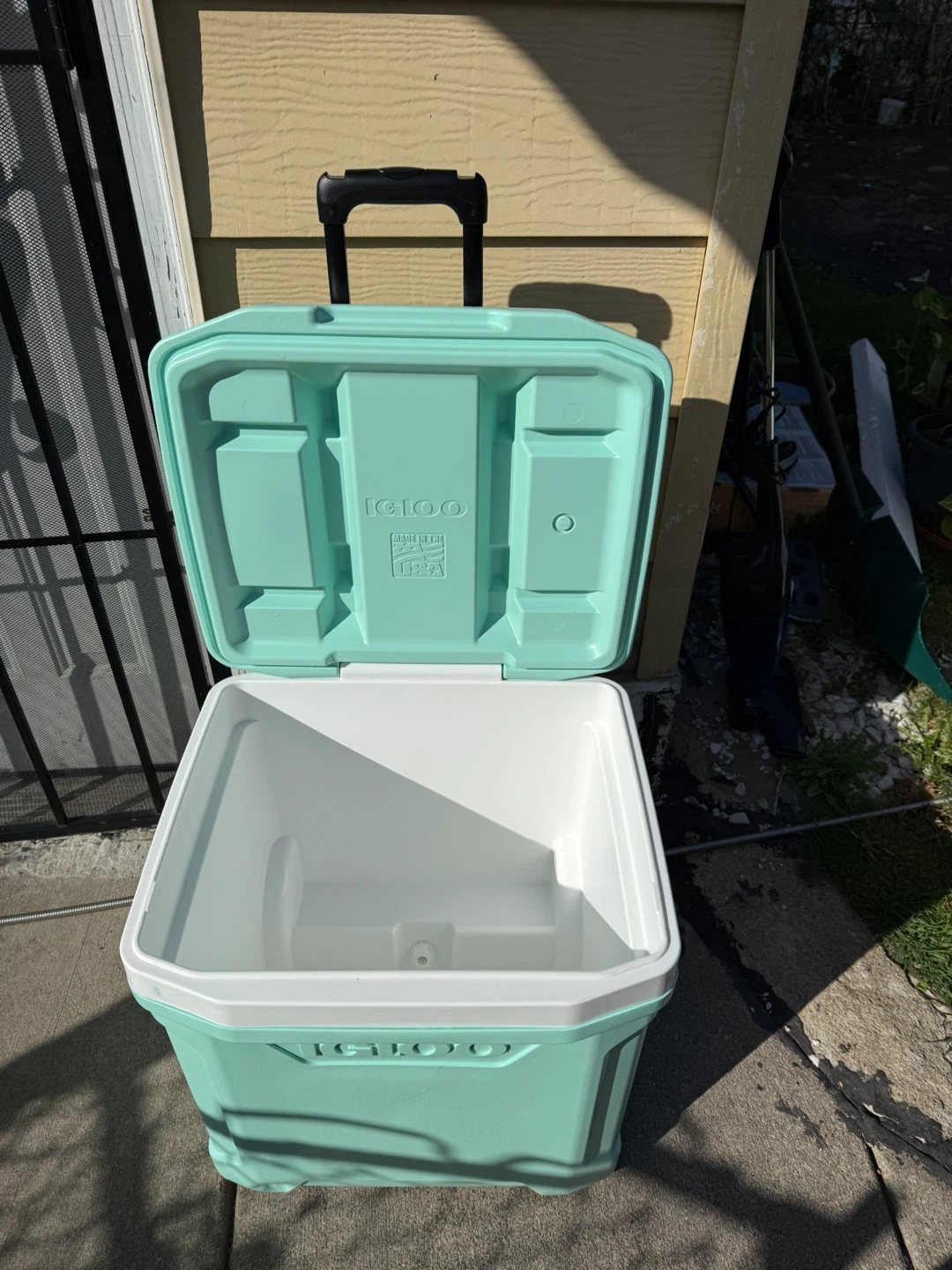 Igloo Latitude 60qt Rolling Cooler - photo 2