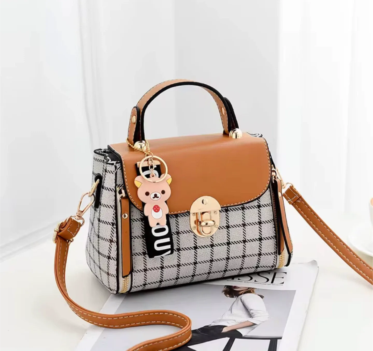 Cute Two-Tone Mini Handbag image indicator(2)