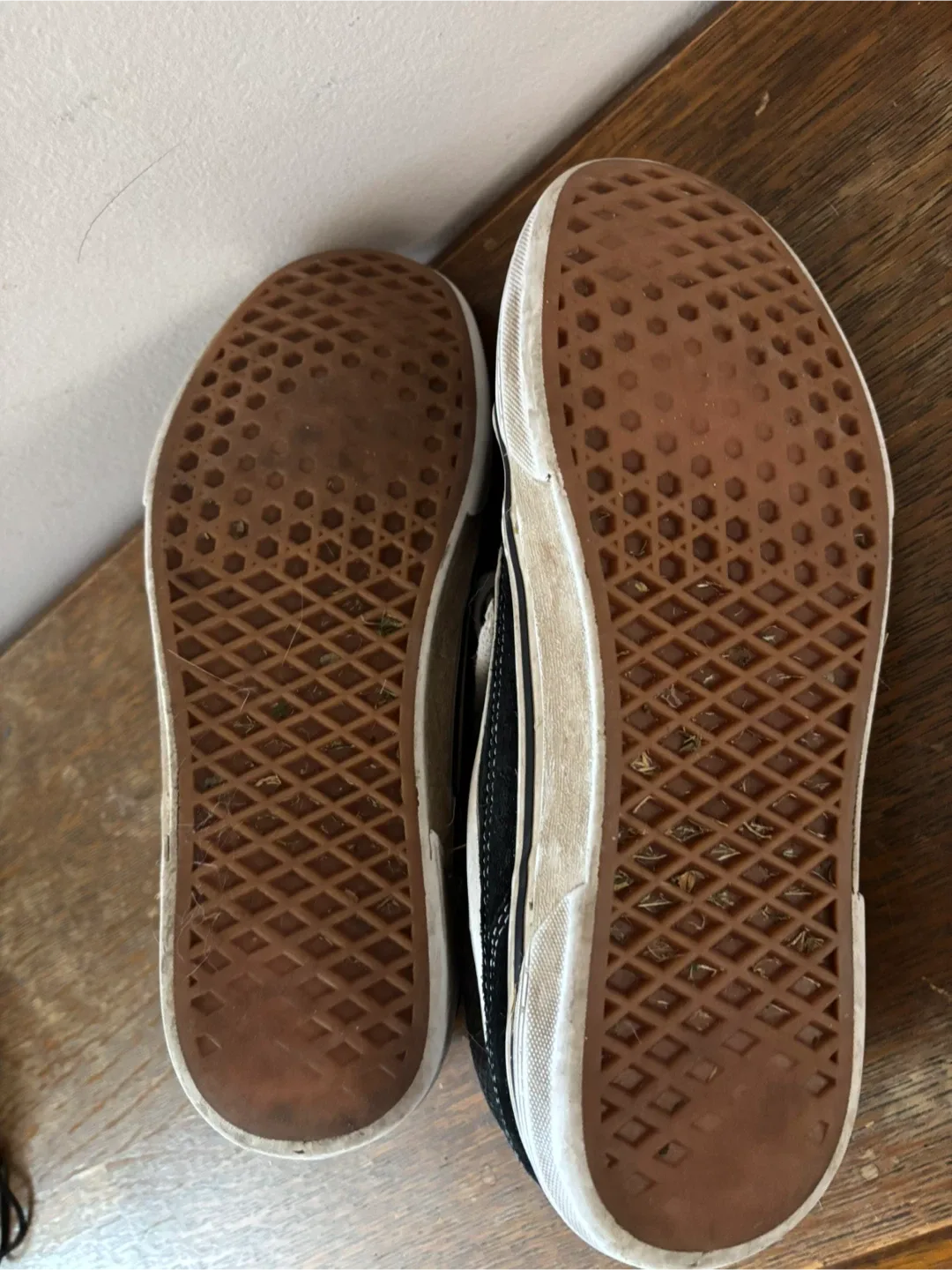 Vans Black/White Sneakers - US 10.5 Men’s image indicator(4)