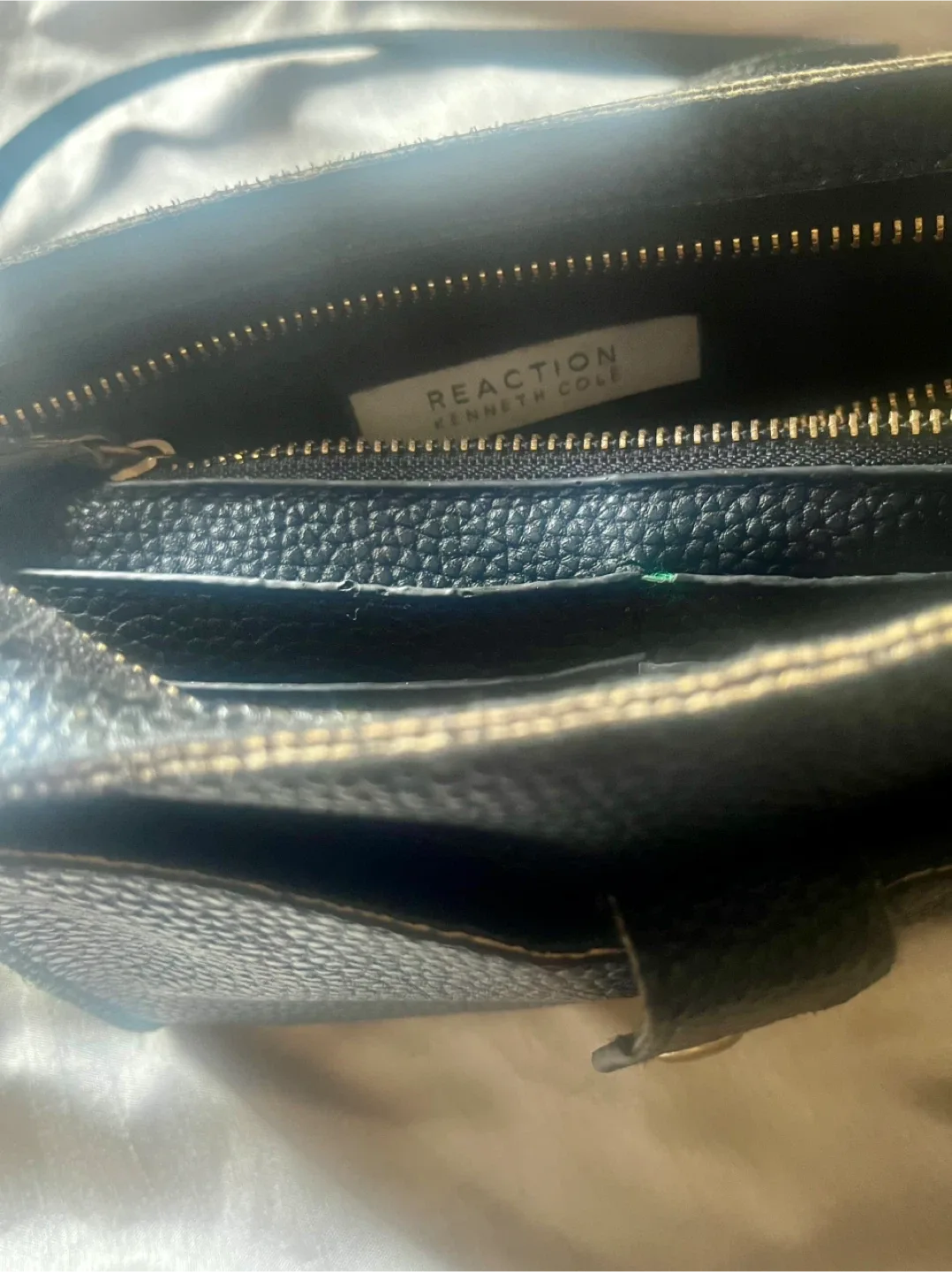 Reaction Kenneth Cole Black Crossbody Bag image indicator(4)