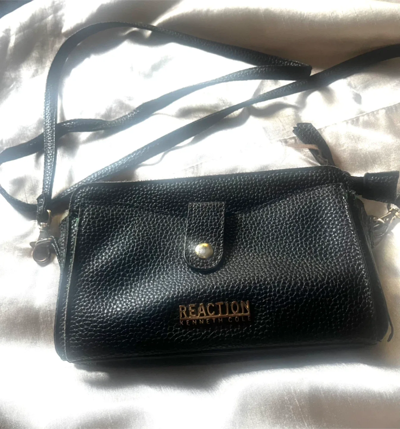 Reaction Kenneth Cole Black Crossbody Bag image indicator(2)