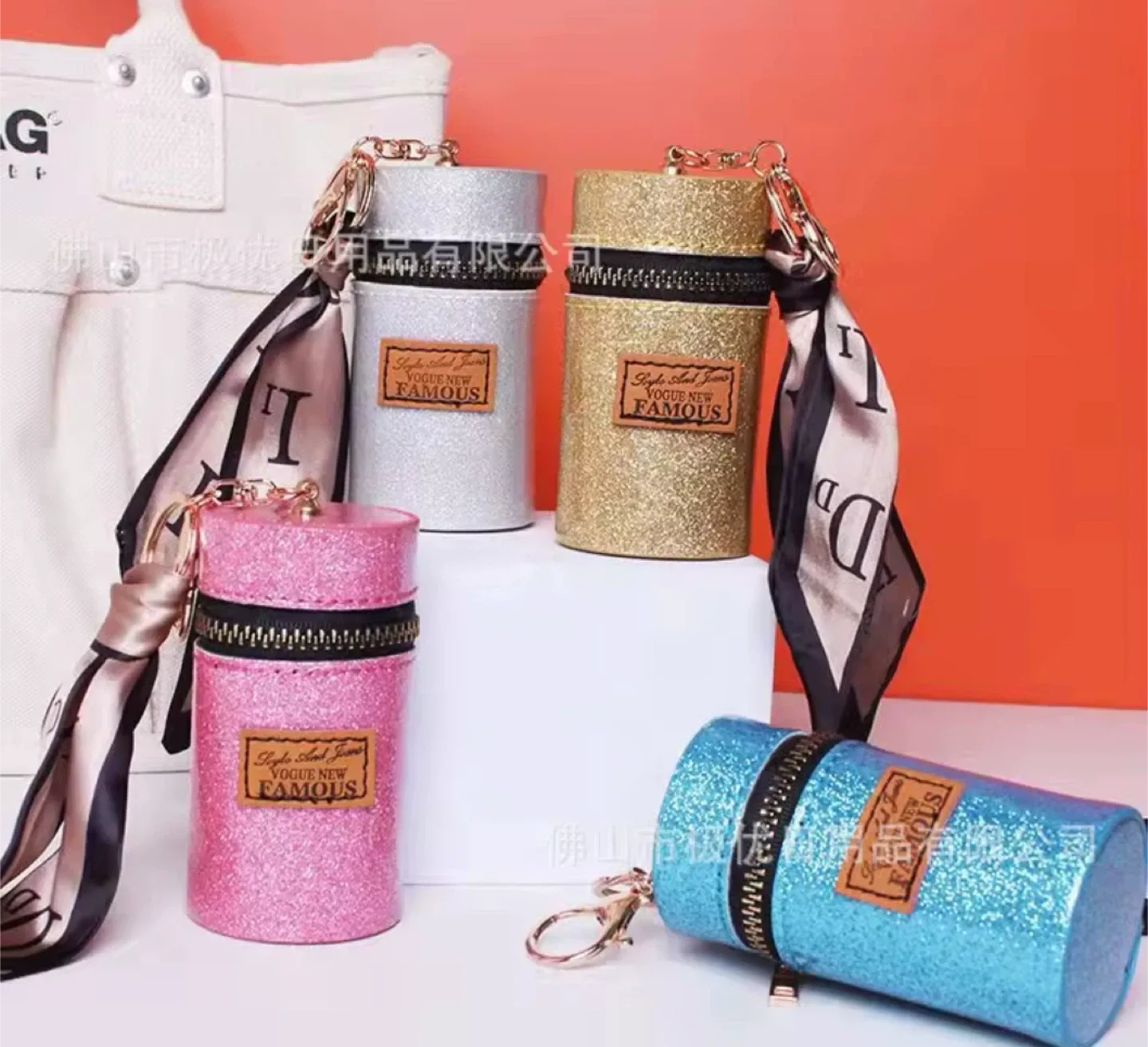 Vogue New Famous Cylinder Keychain image indicator(10)