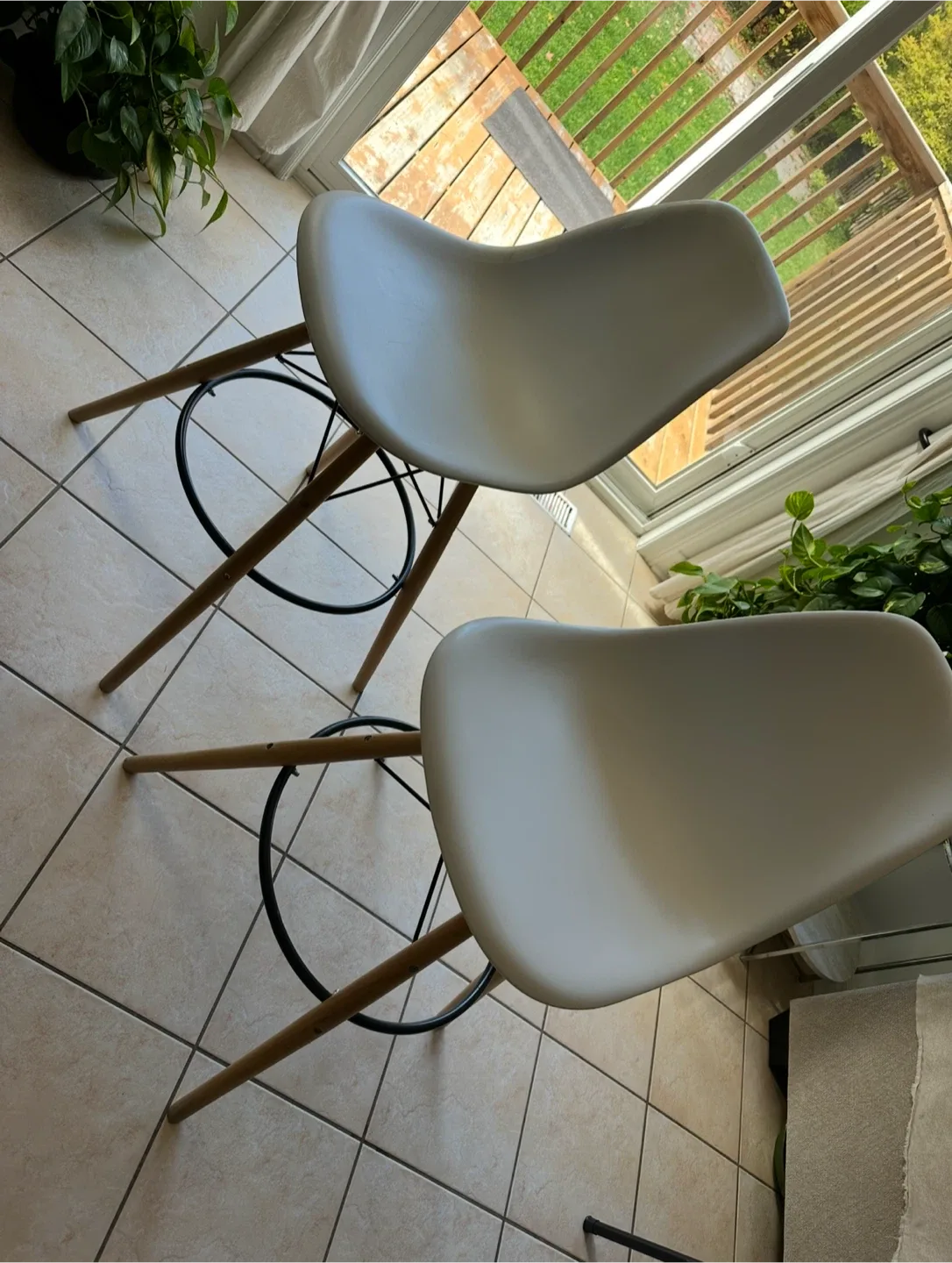 Modern White Bar Stools - Set of 2 image indicator(3)