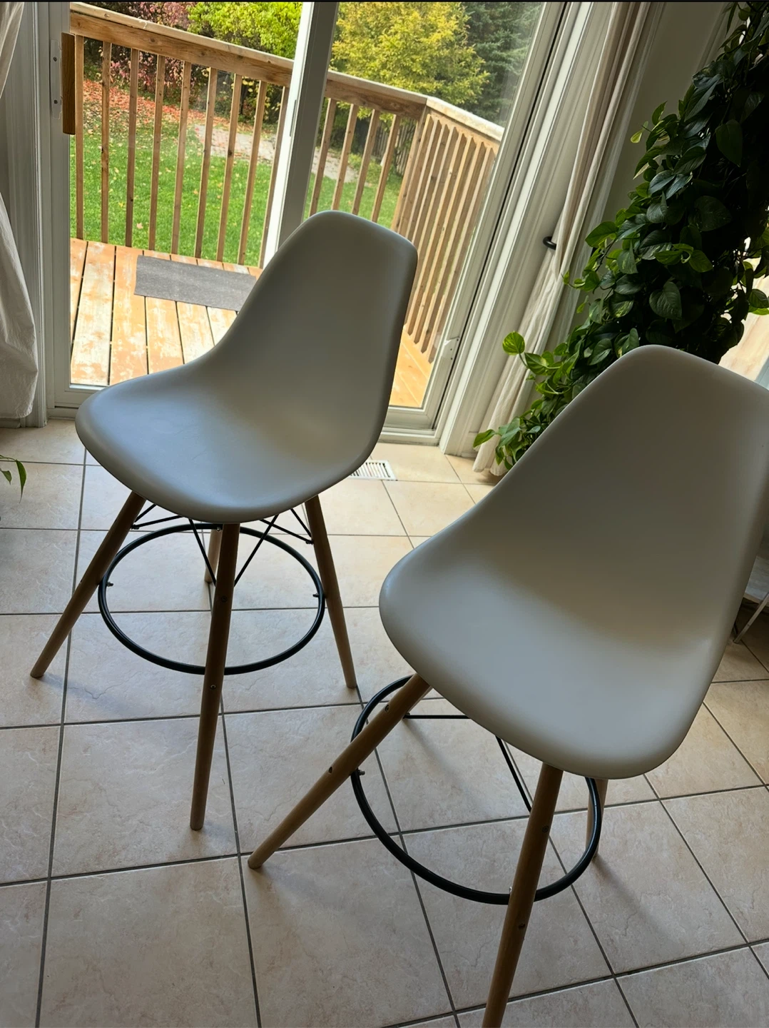 Modern White Bar Stools - Set of 2 - photo 2