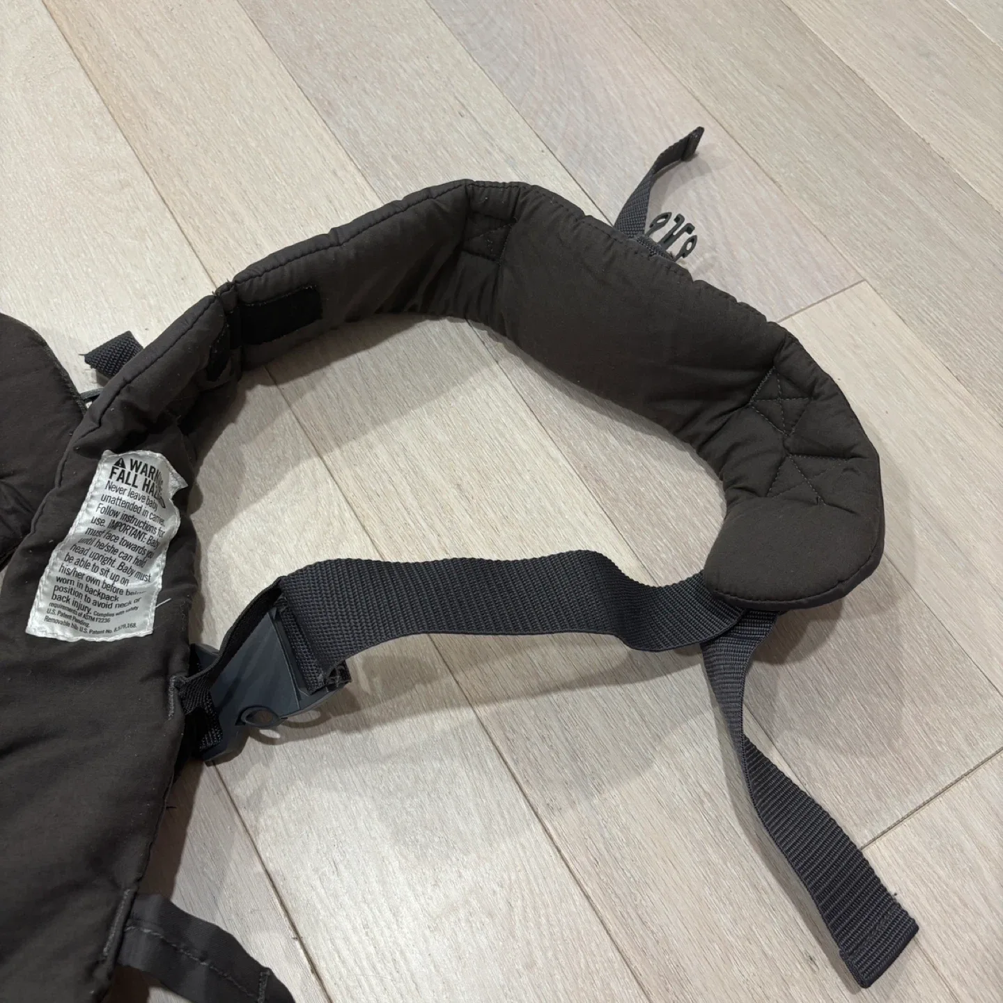 Infantino Flip 4-In-1 Convertible Baby Carrier Gray image indicator(6)