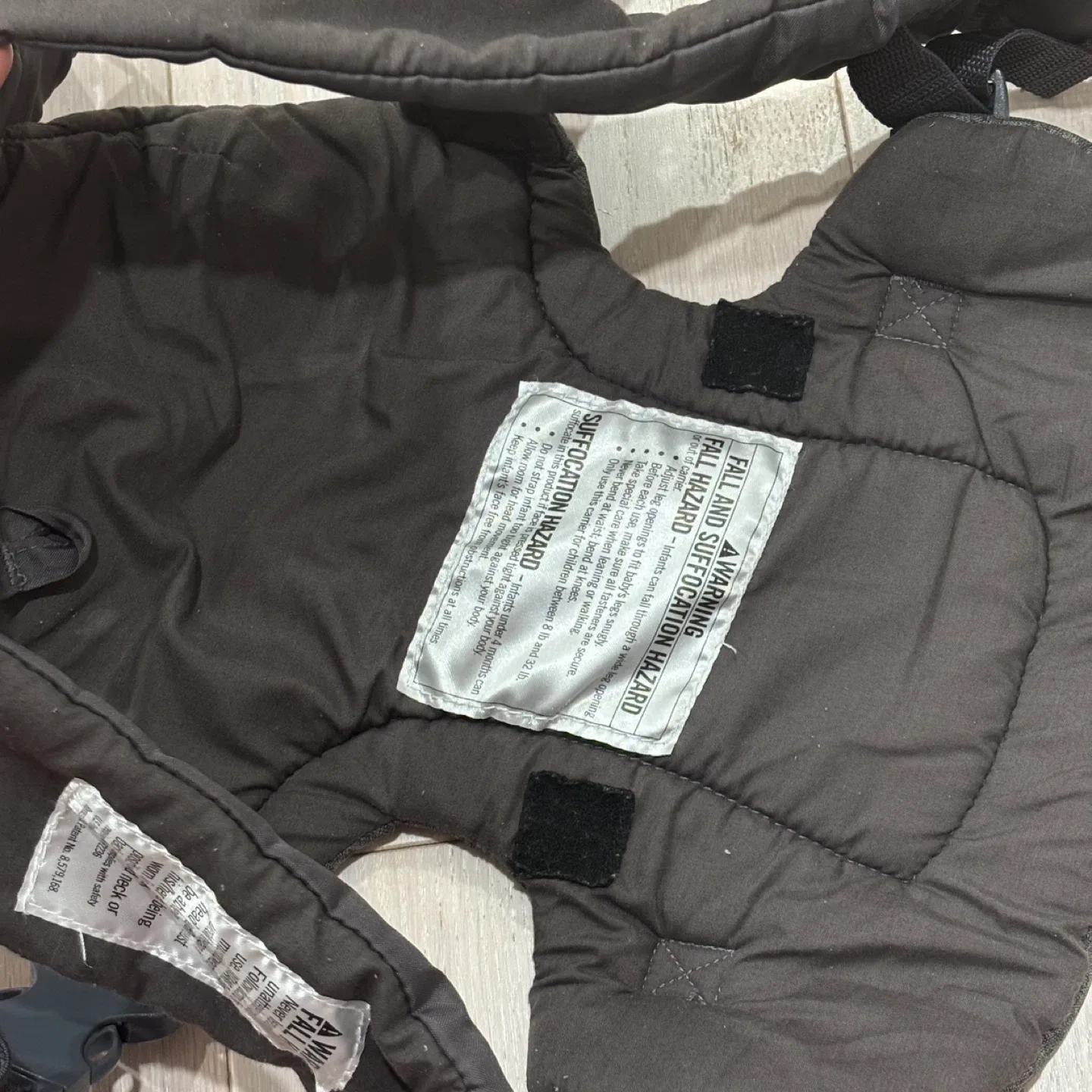 Infantino Flip 4-In-1 Convertible Baby Carrier Gray image indicator(8)