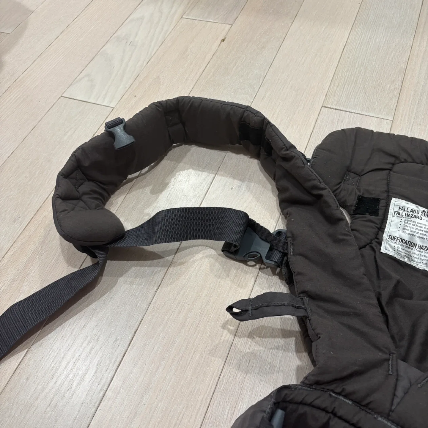 Infantino Flip 4-In-1 Convertible Baby Carrier Gray image indicator(7)