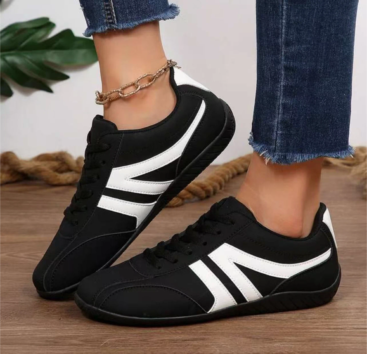 Black & White Striped Sneakers - US Size 6