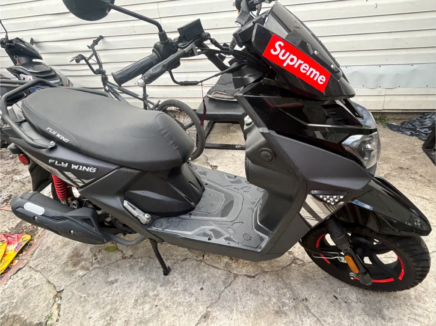 Fly Wing Scooter - Black image indicator(2)