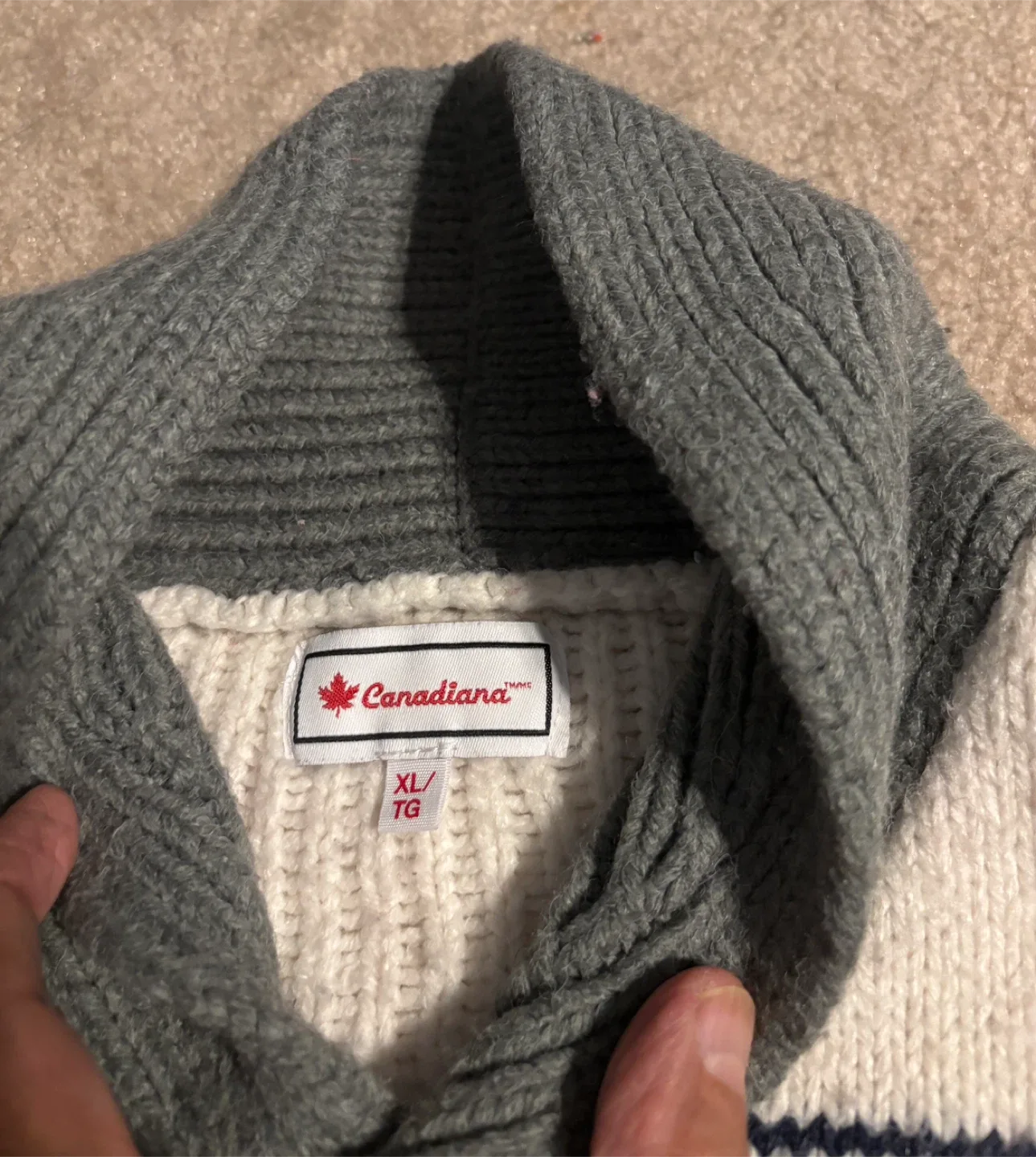 Canadiana XL/TG Grey & White Cardigan image indicator(5)