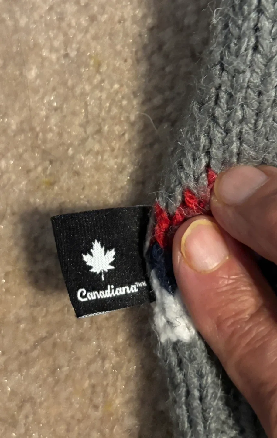 Canadiana XL/TG Grey & White Cardigan image indicator(4)