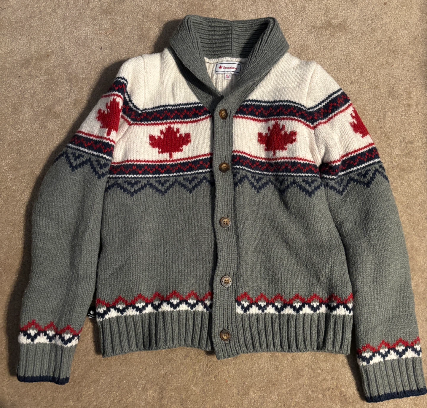 Canadiana XL/TG Grey & White Cardigan - photo 3