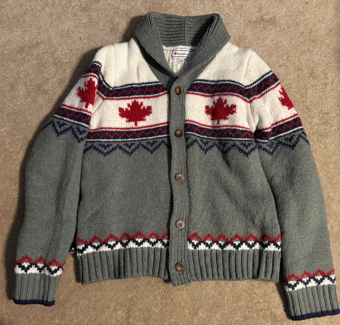Canadiana XL/TG Grey & White Cardigan image indicator(3)