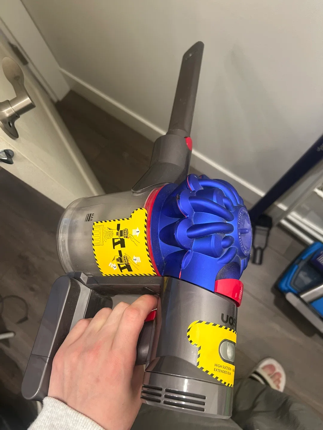 Dyson V7 Origin Cordless Vacuum image indicator(2)