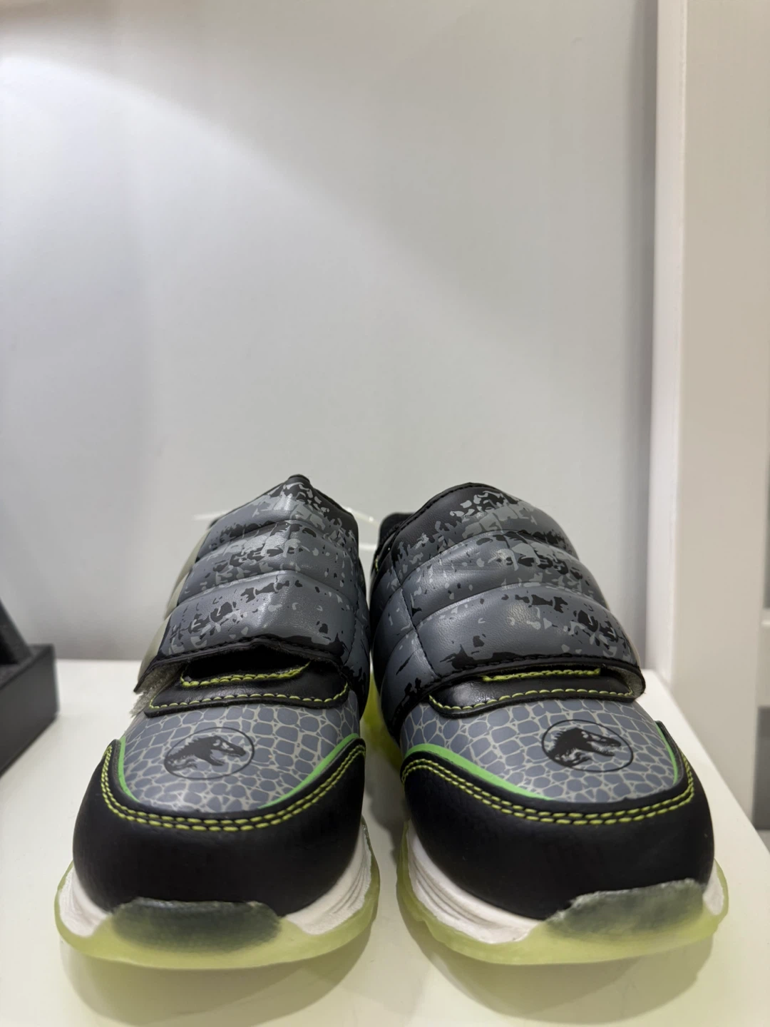 Jurassic world 🦖light up sneakers toddler size 11 - photo 4