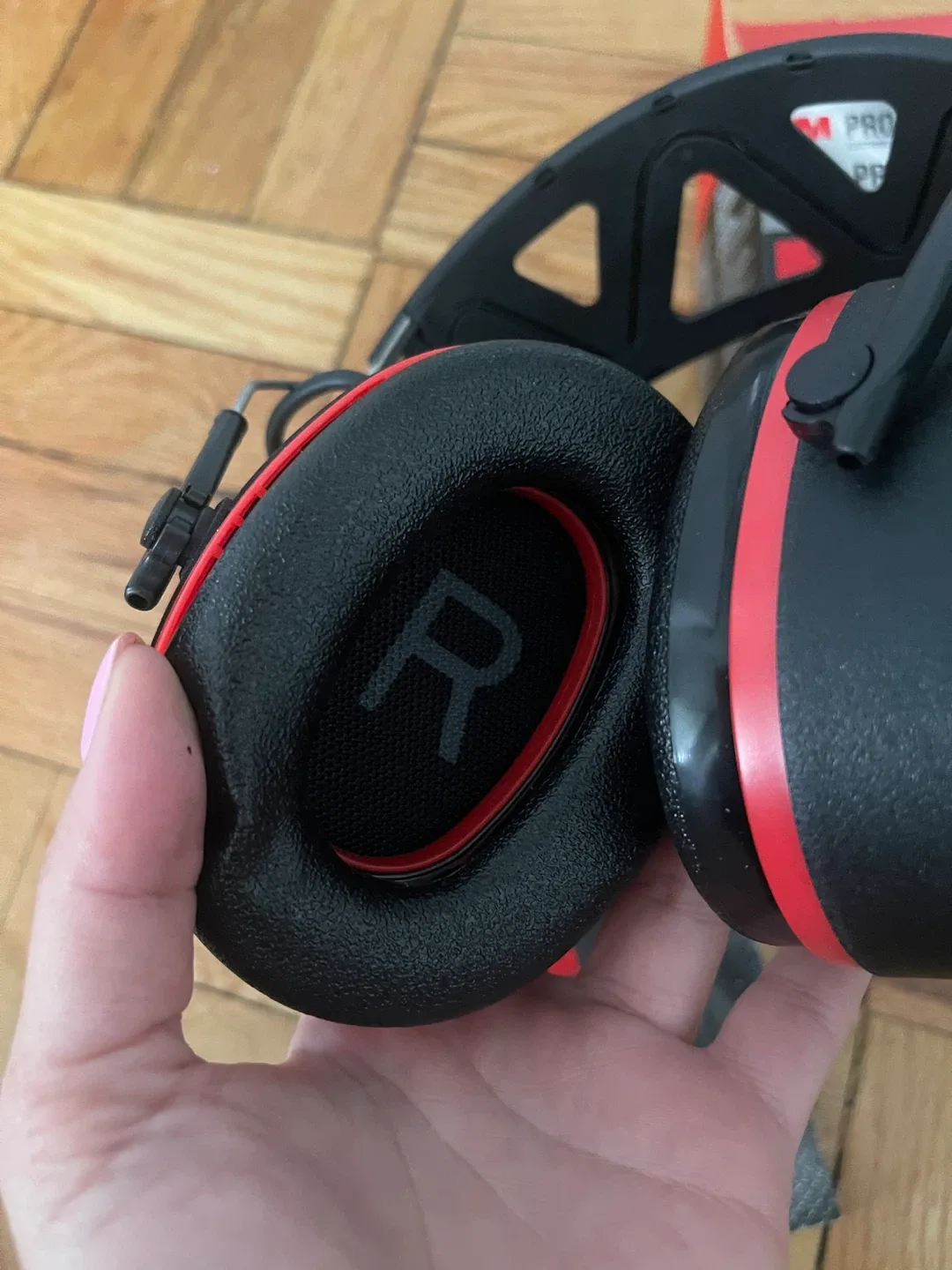 3M Pro-Protect Electronic Hearing Protection image indicator(3)