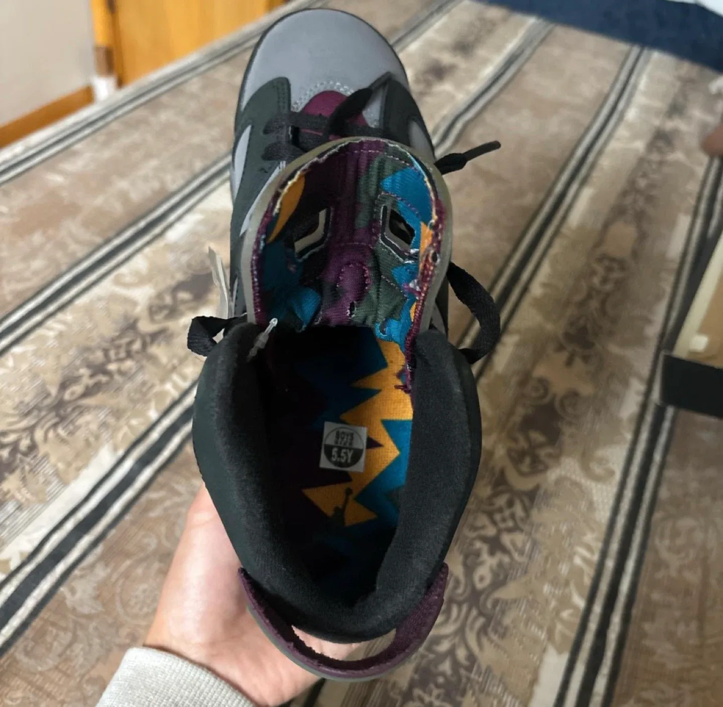 Nike Air Jordan 6 Bordeaux Size 5.5Y image indicator(2)