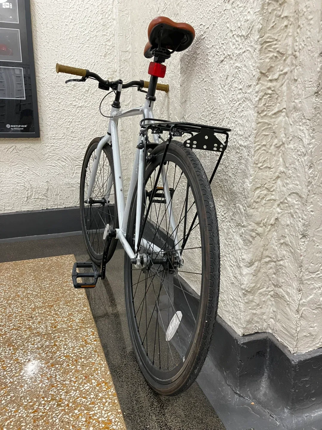 Retrospec Harper Single-Speed Bike image indicator(2)