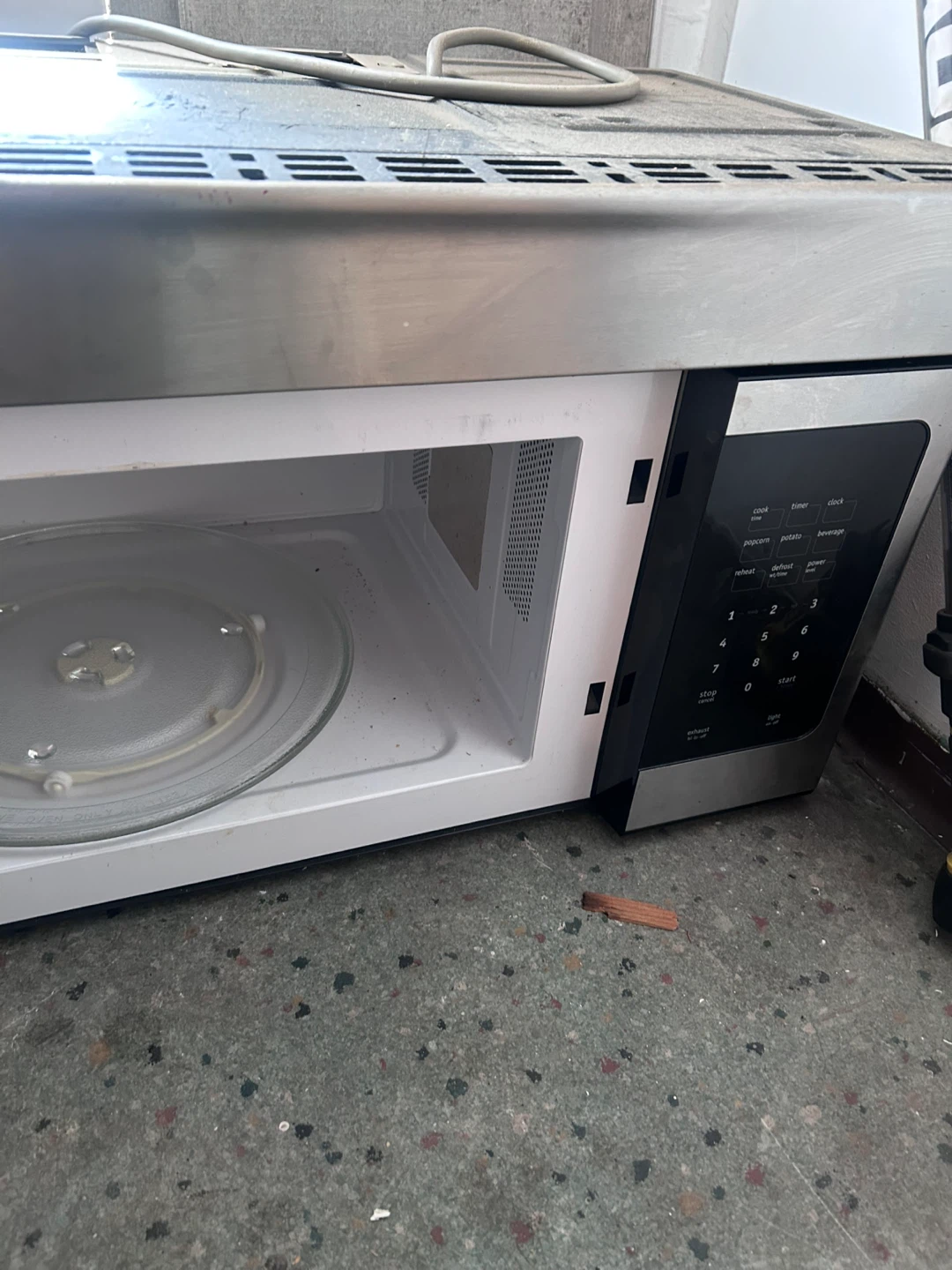 Frigidaire Microwave Oven FFMV164LSA - photo 3
