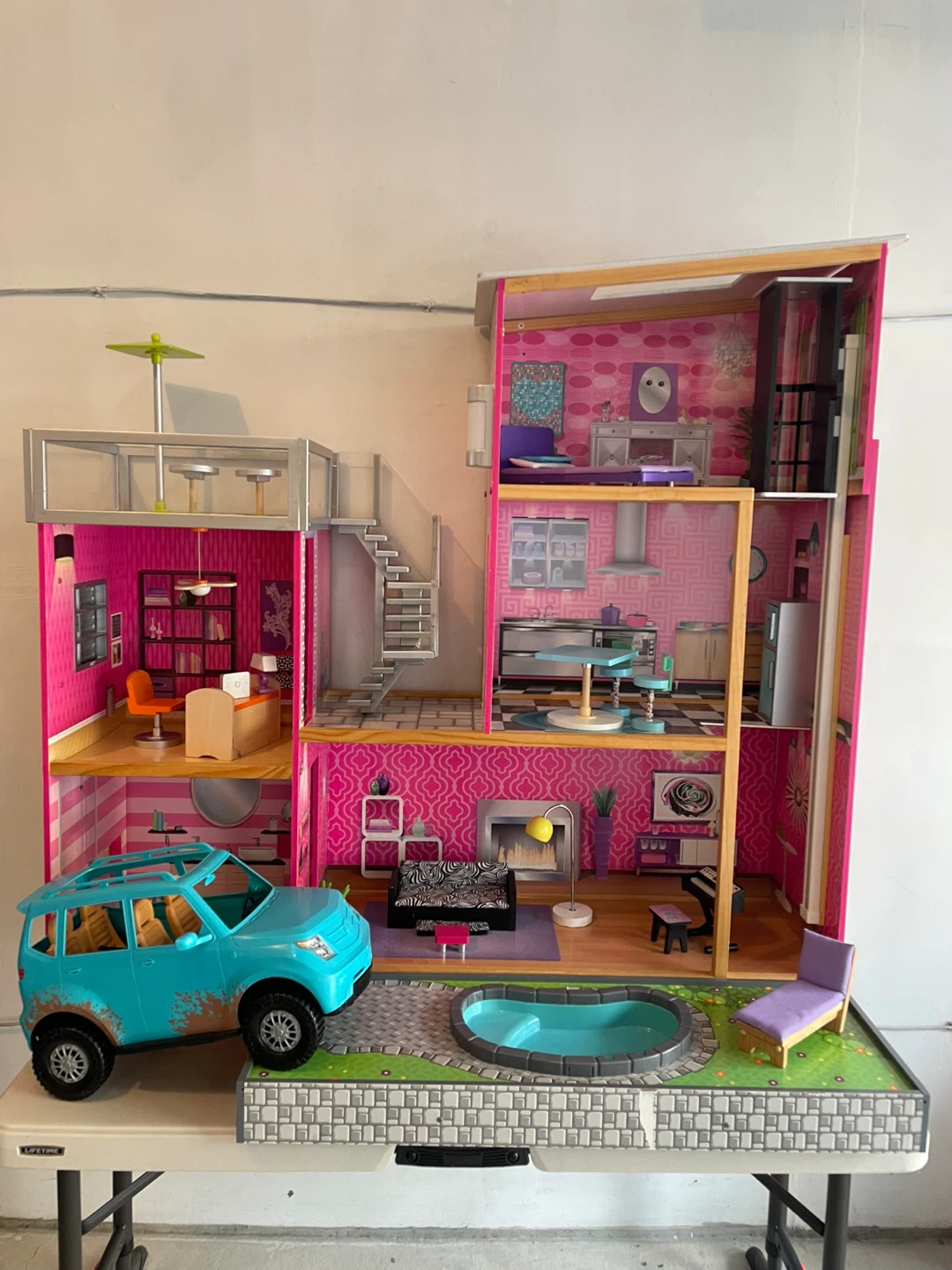 KidKraft Modern Dream Glitter Barbie House + Car - photo 2