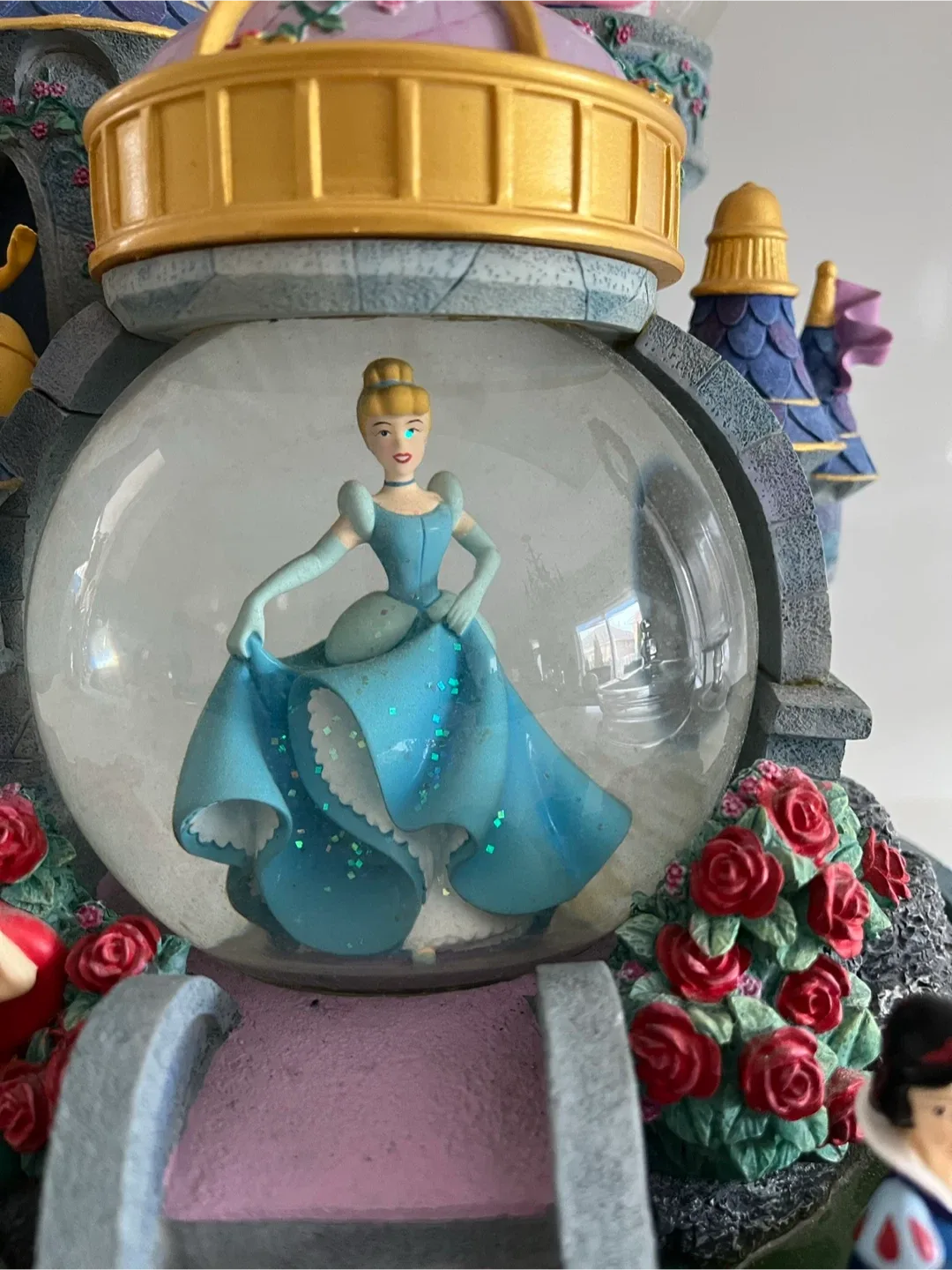 Disney Princess Castle Musical Snow Globe image indicator(6)