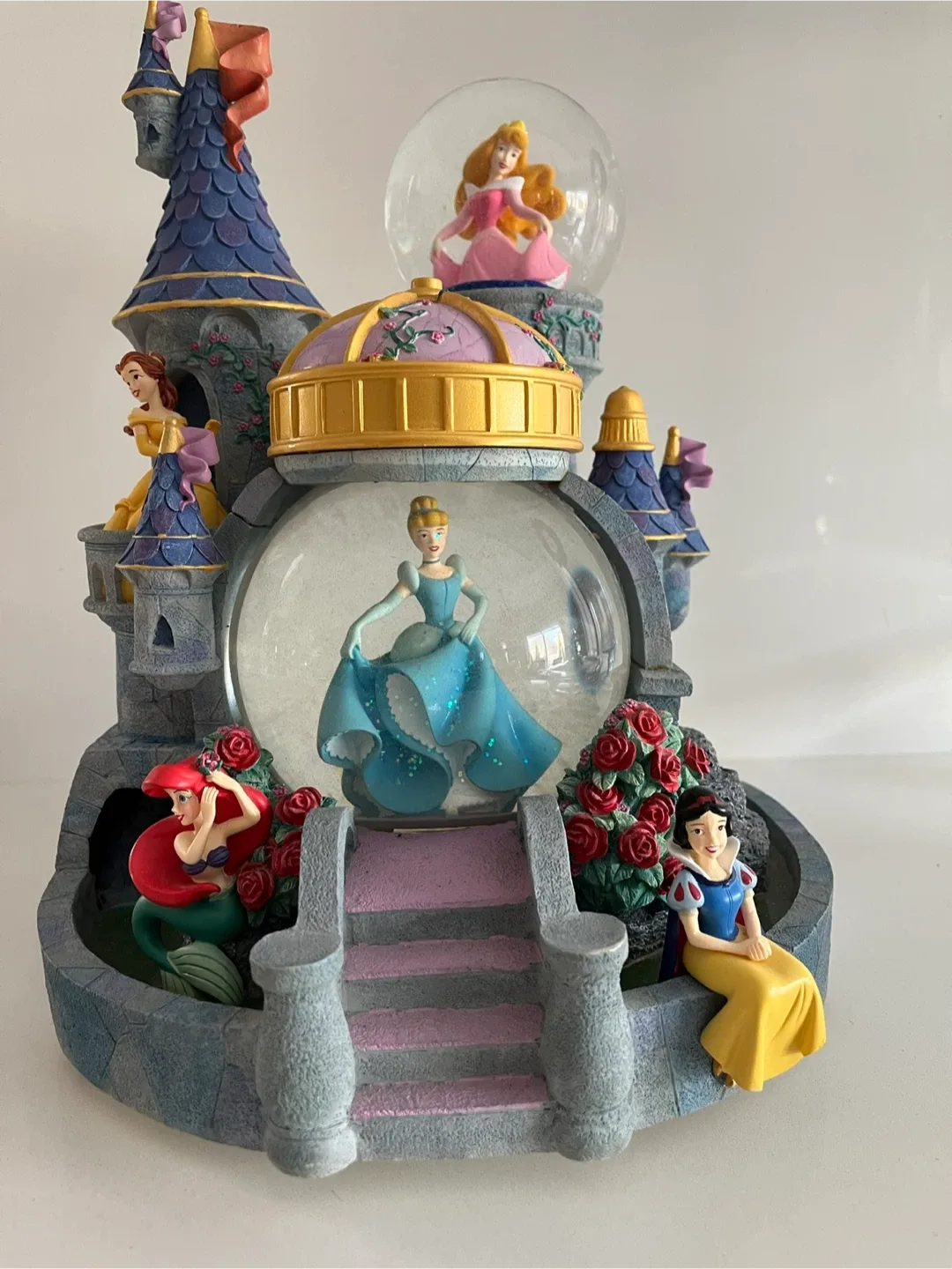 Disney Princess Castle Musical Snow Globe image indicator(10)