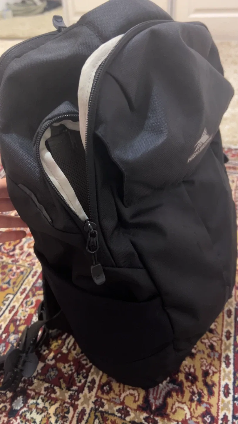 High Sierra Black Backpack image indicator(2)