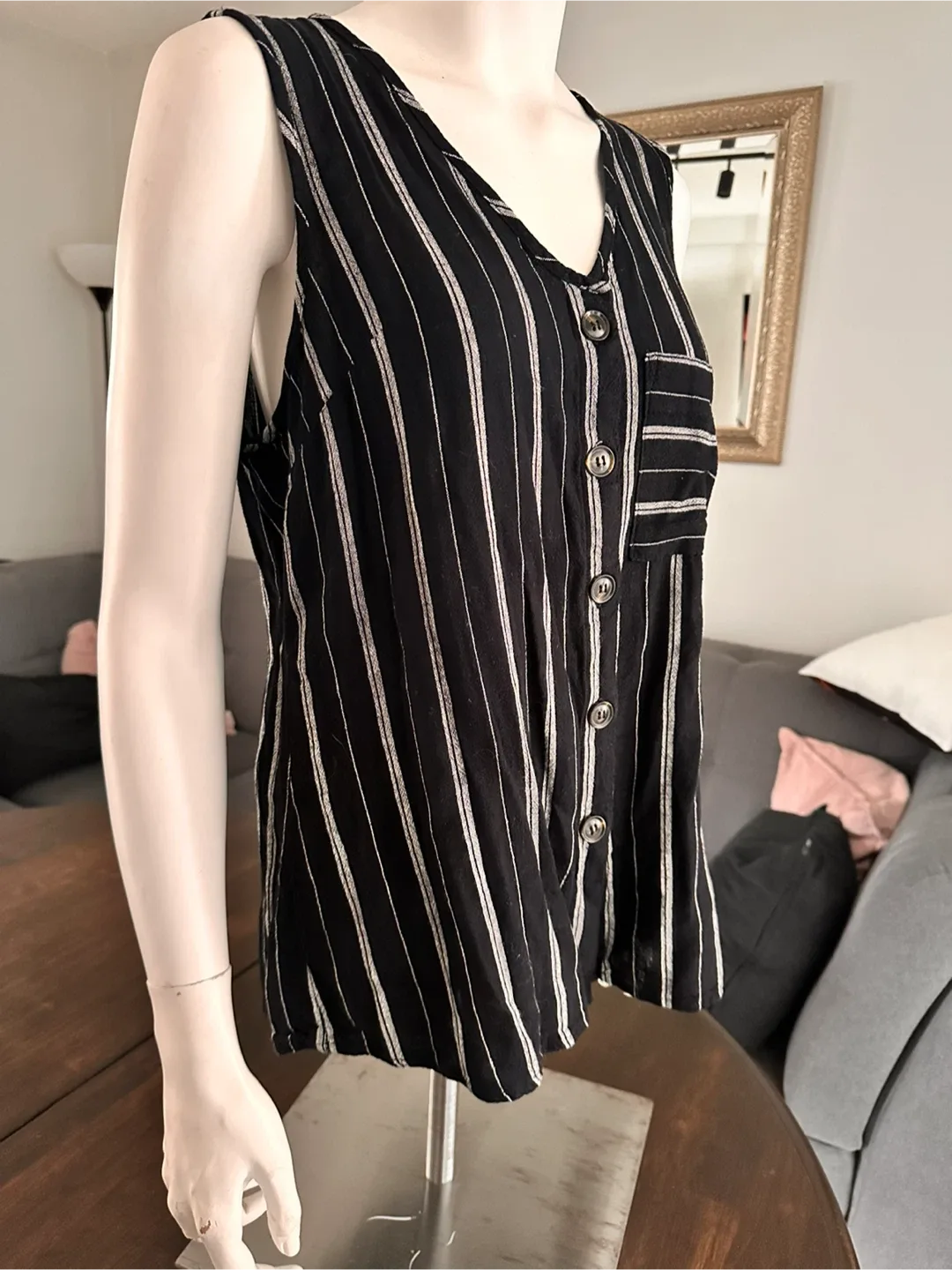 Lily Morgan Black Striped Sleeveless Top - M image indicator(2)