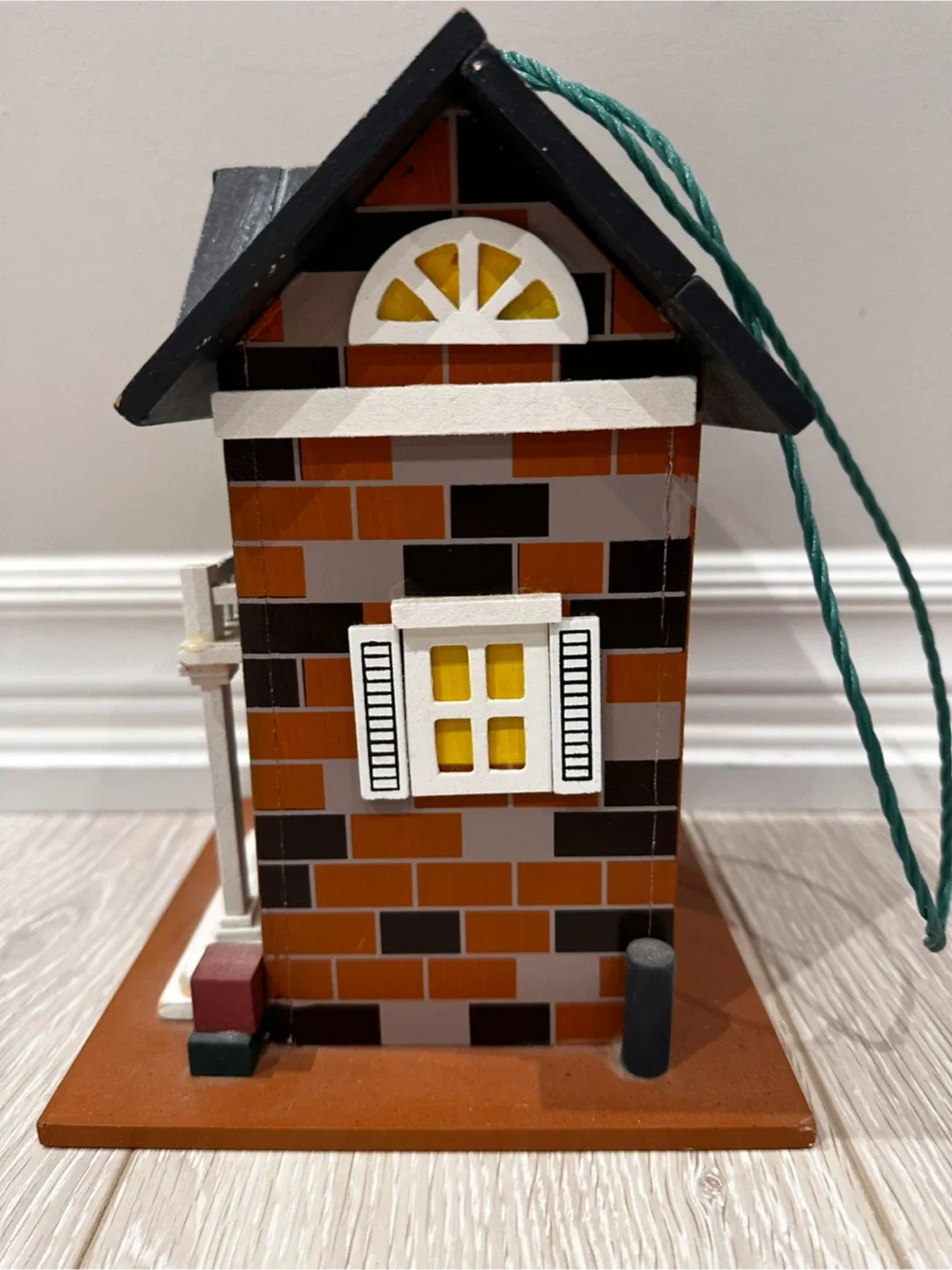 Decorative Wooden Birdhouse image indicator(2)