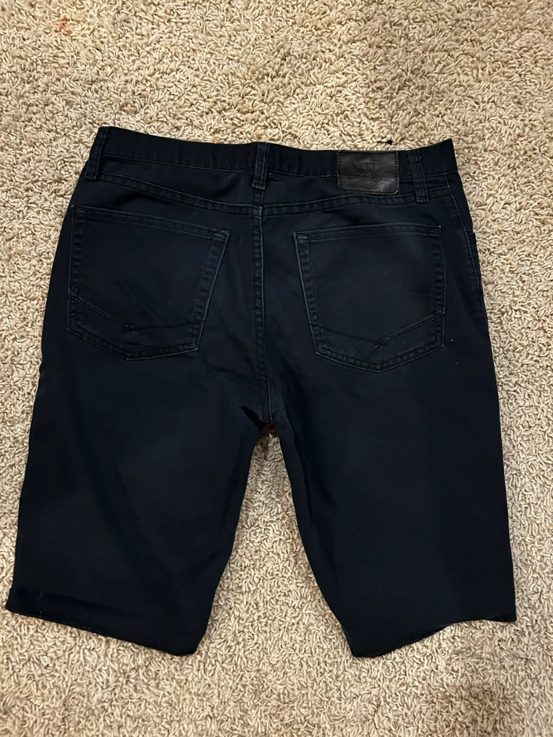Abercrombie & Fitch + Vans Shorts -Size 32 image indicator(6)