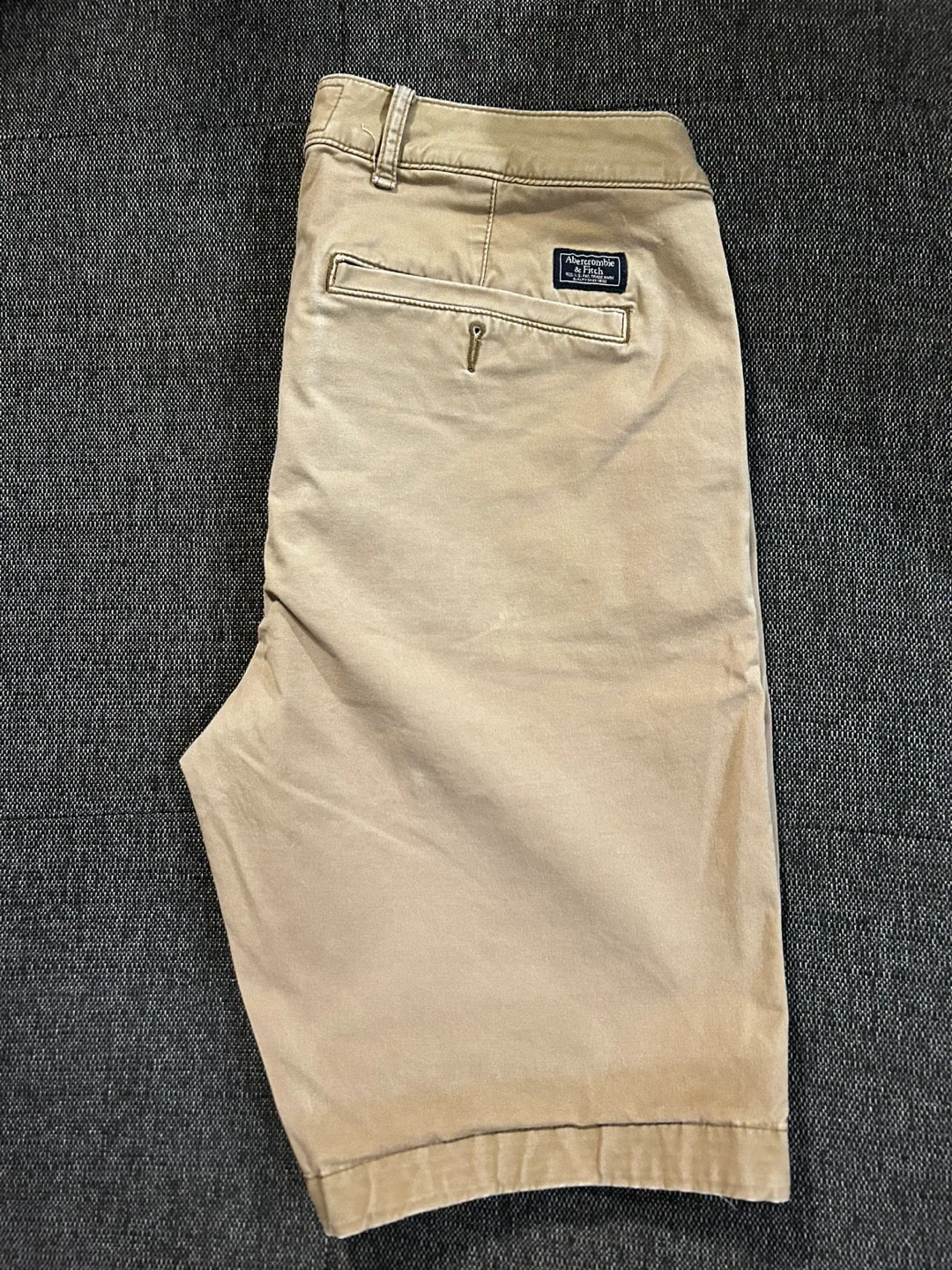Abercrombie & Fitch + Vans Shorts -Size 32 image indicator(3)