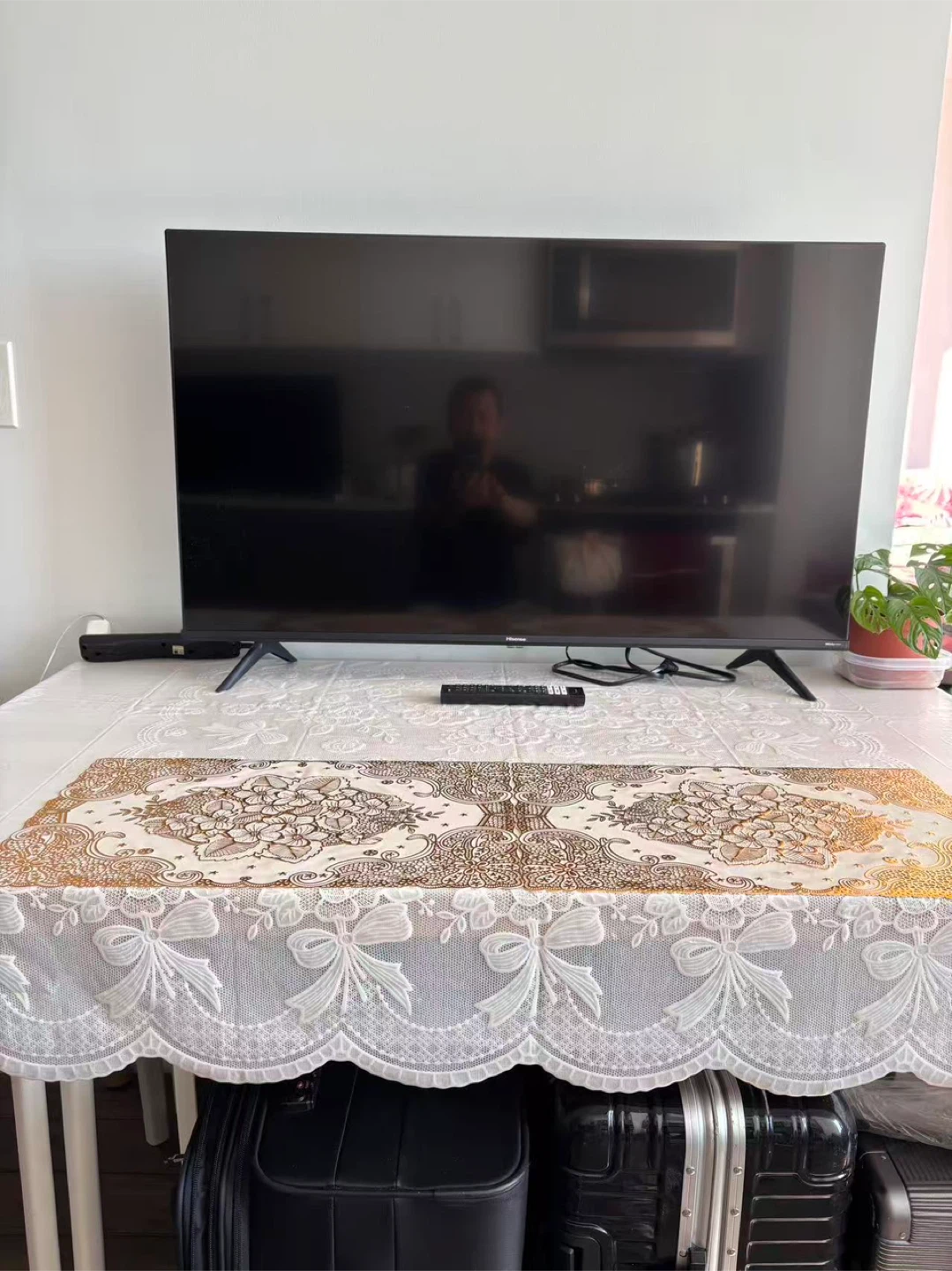 Hisense 43S6G 43-Inch LED LCD TV