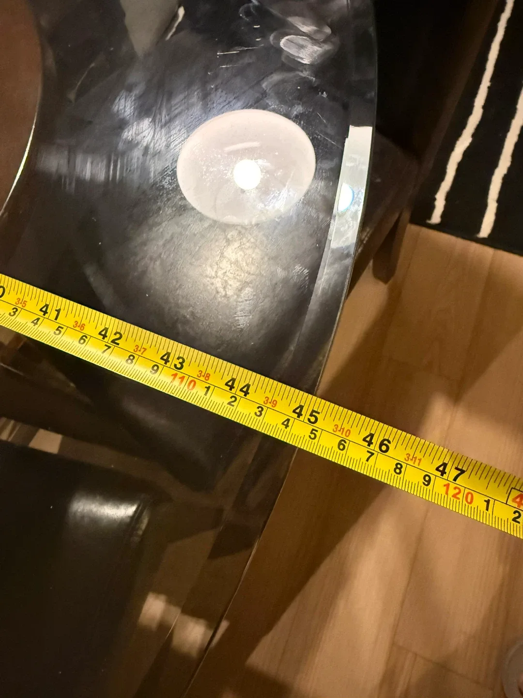 Round Glass Dining Table with 4 Leather Chairs image indicator(3)