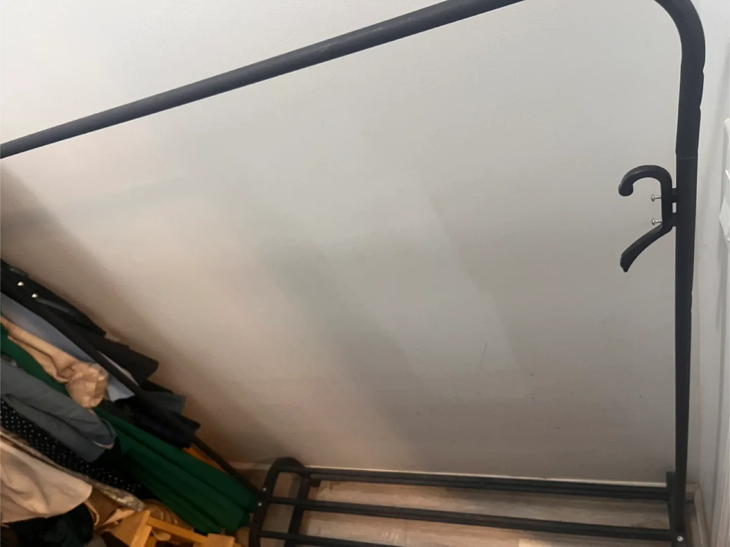 Black Metal Clothes Rack image indicator(3)