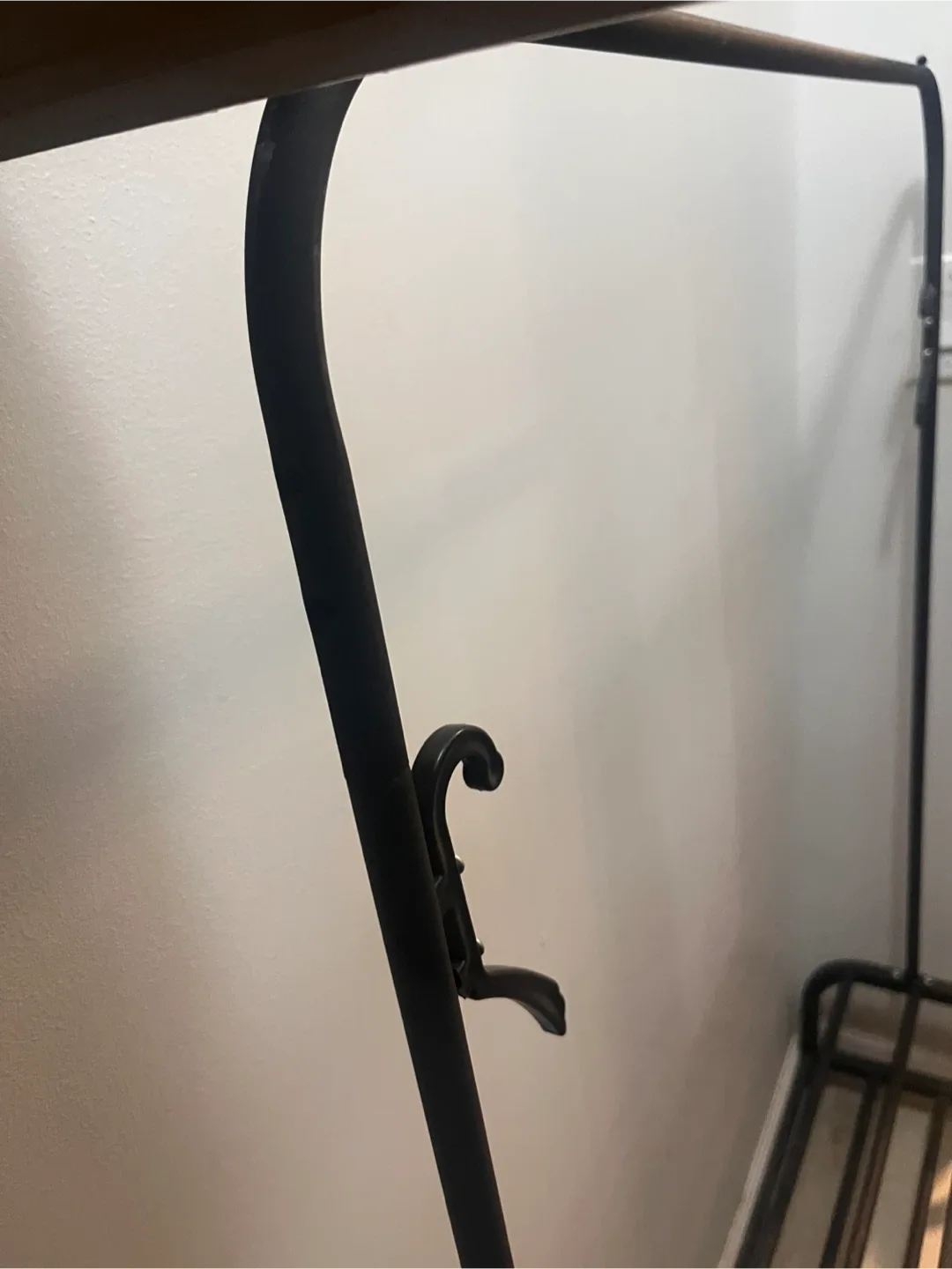 Black Metal Clothes Rack image indicator(2)