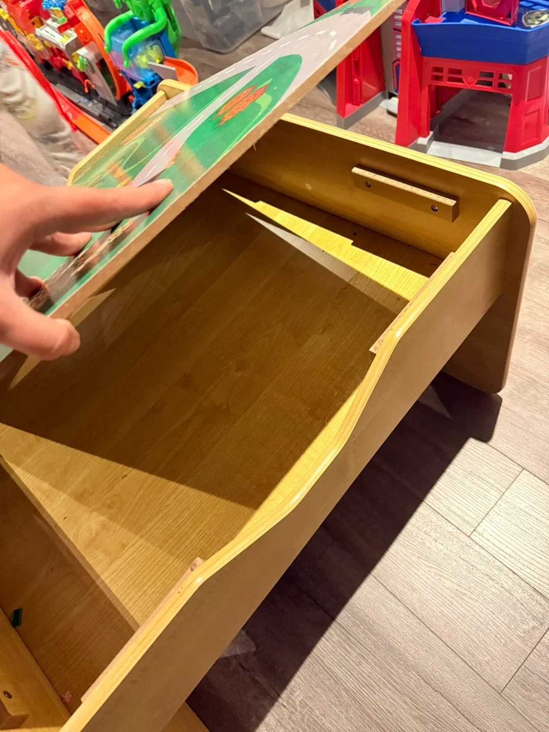 Kids Activity Table with Storage image indicator(6)