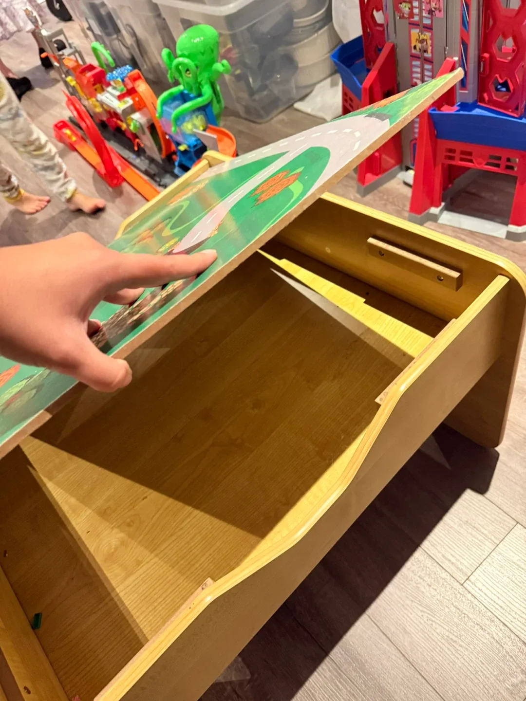 Kids Activity Table with Storage image indicator(5)
