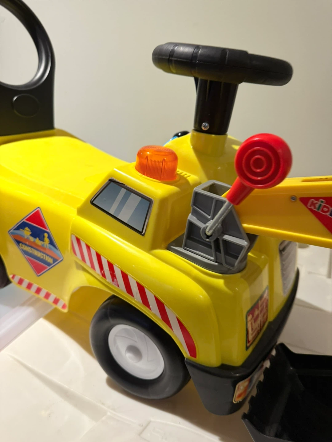 Kiddieland Construction Ride-On Excavator - photo 2