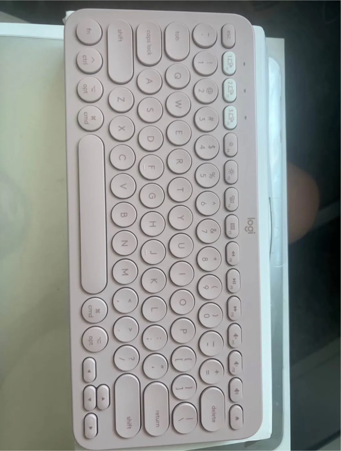 Logitech K380 Multi-Device Keyboard - Rose image indicator(2)