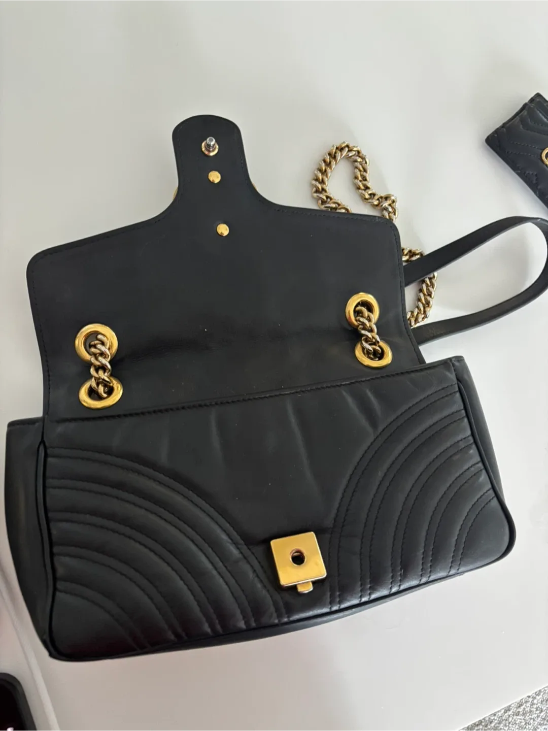 Gucci Marmont Black Leather Shoulder Bag with Card Holder image indicator(3)