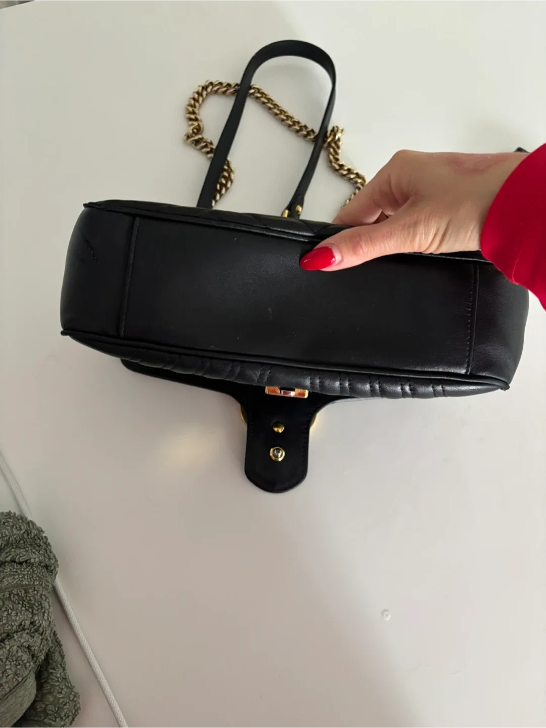 Gucci Marmont Black Leather Shoulder Bag with Card Holder image indicator(4)