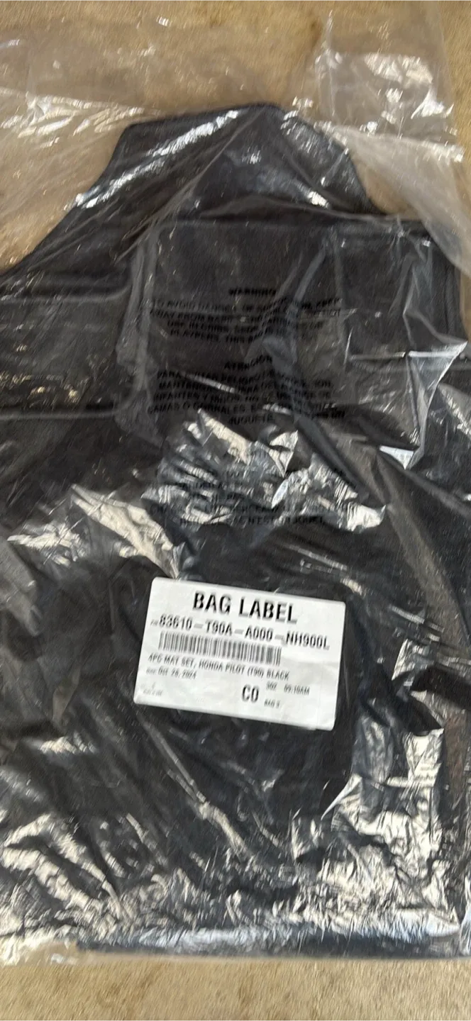 New Honda Pilot Floor Mats - Black image indicator(2)