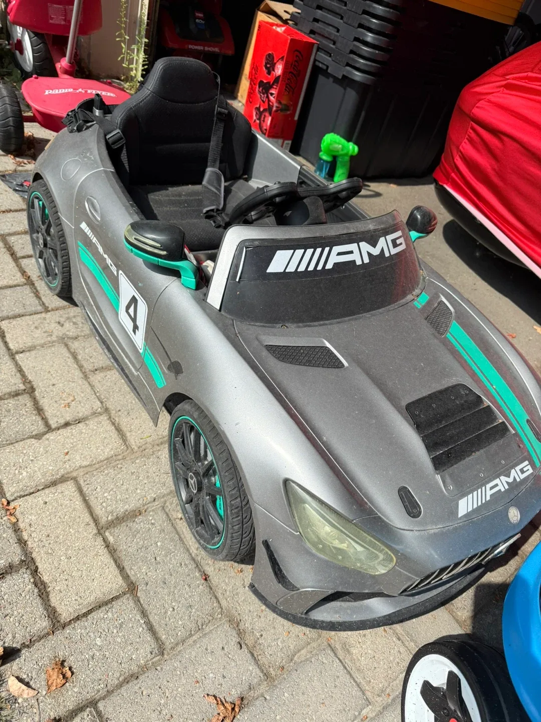 Mercedes-AMG Kids Ride-On Car image indicator(2)