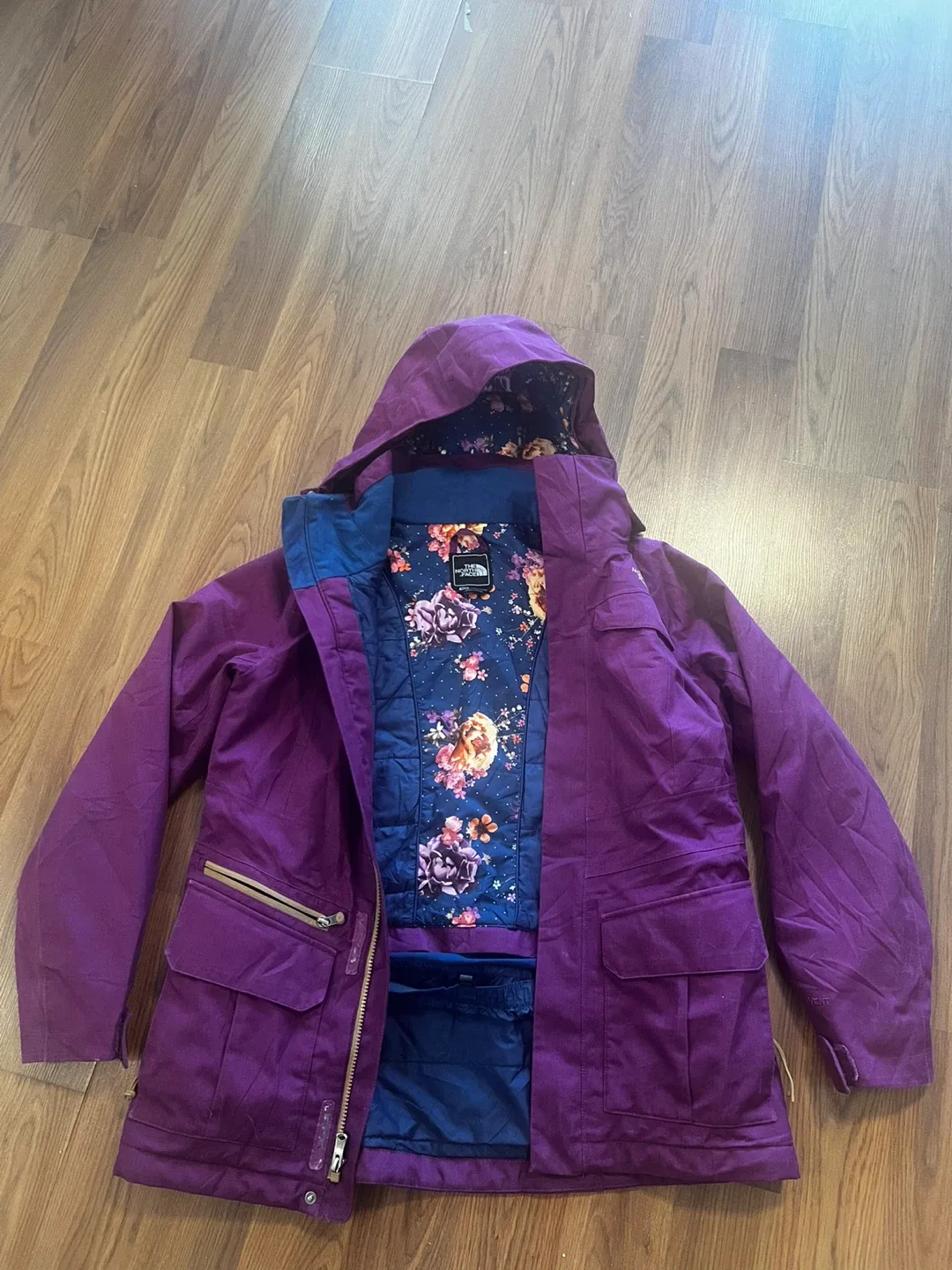 The North Face Purple Women's Jacket (M) image indicator(3)