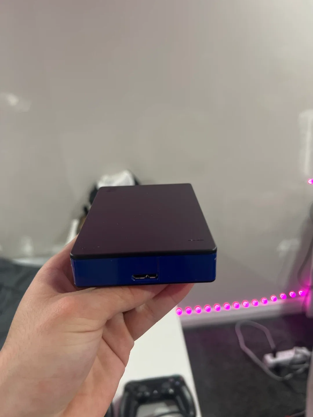 PlayStation 4 Slim with 2 Controllers image indicator(6)