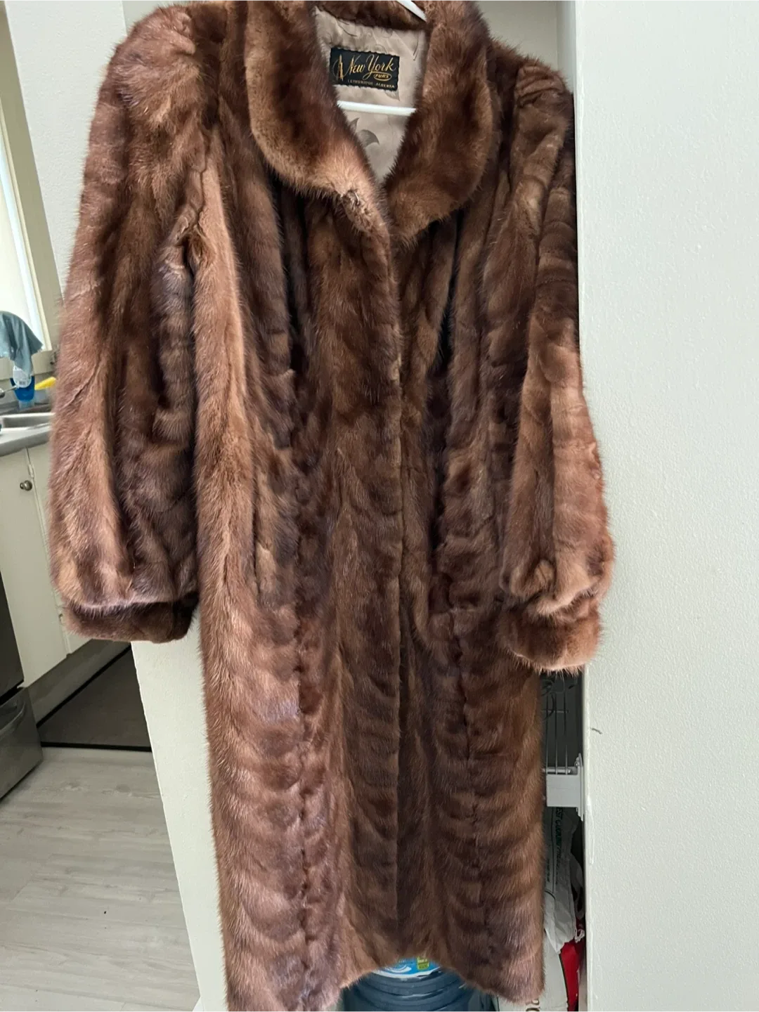 A New York Fur Coat/Very elegant image indicator(2)