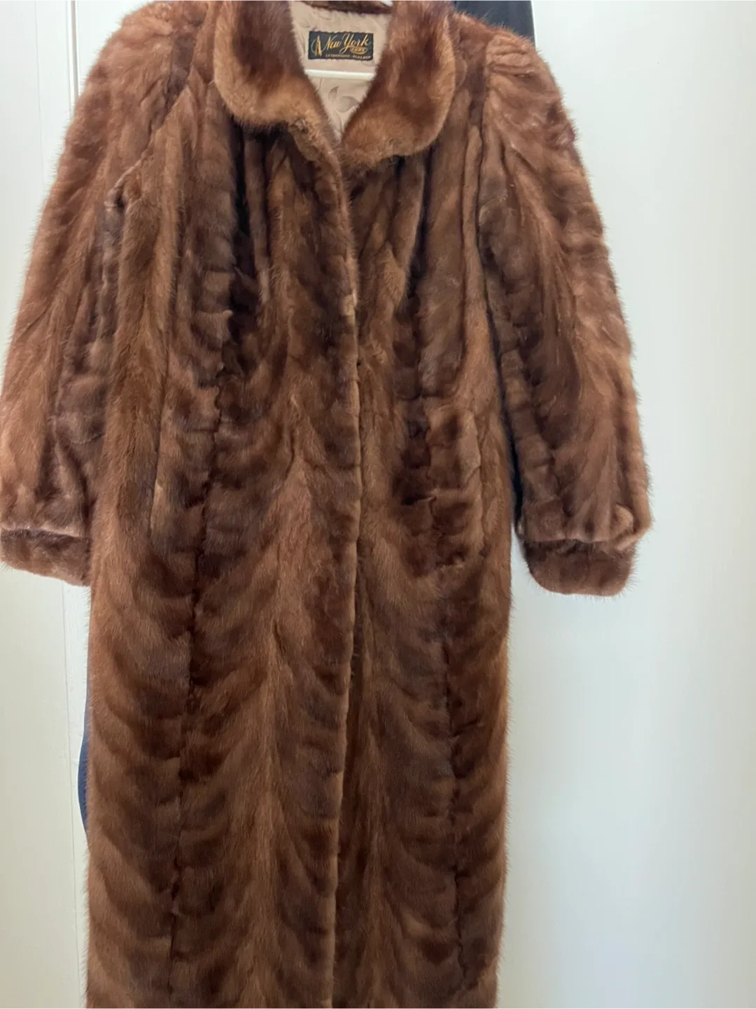 A New York Fur Coat/Very elegant thumbnail