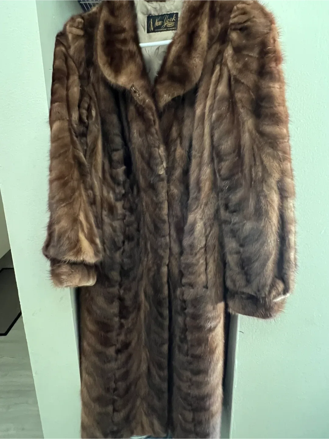 A New York Fur Coat/Very elegant image indicator(5)