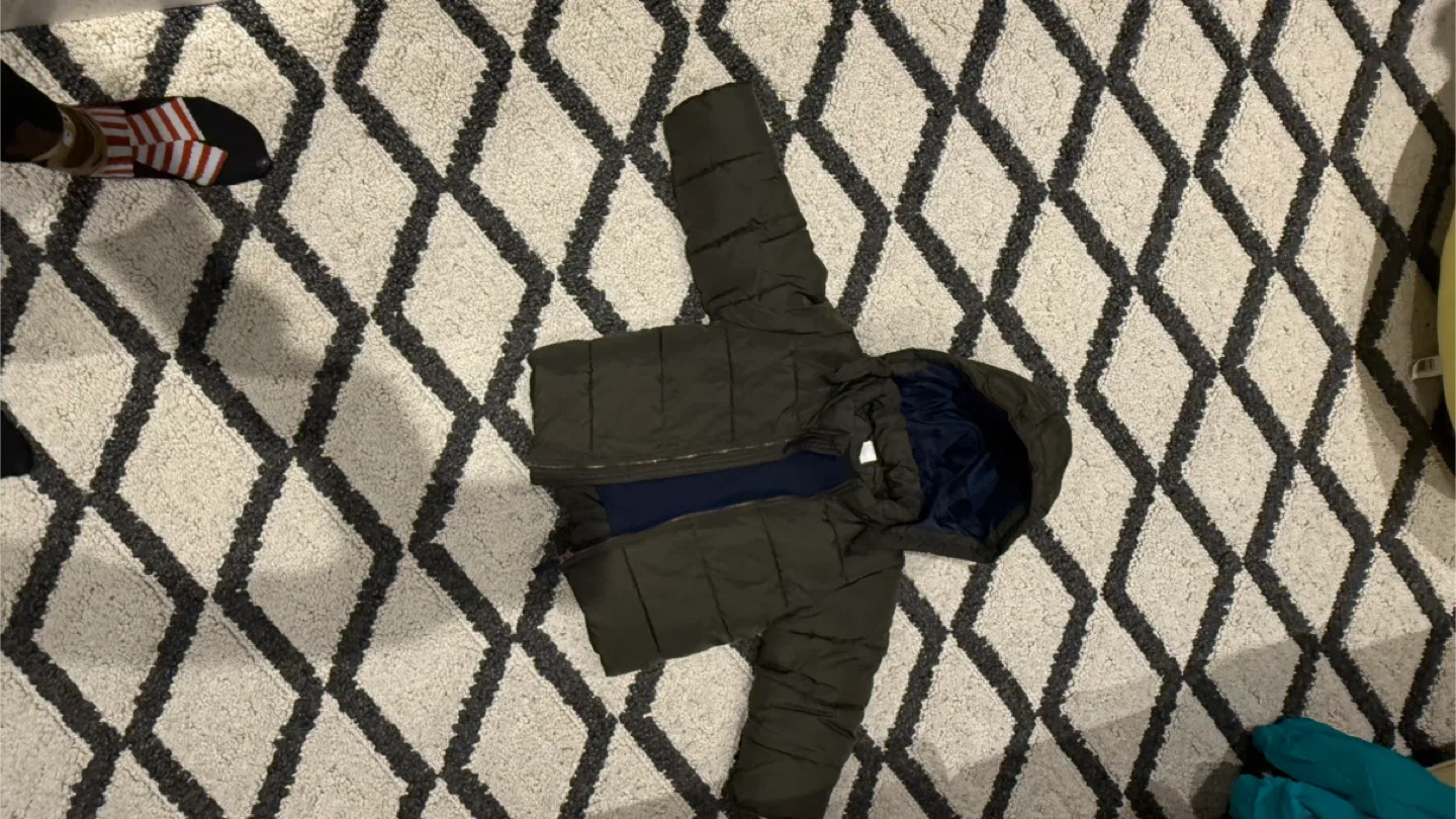 H&M Kids Puffer Jacket - Size 1.5-2Y image indicator(6)