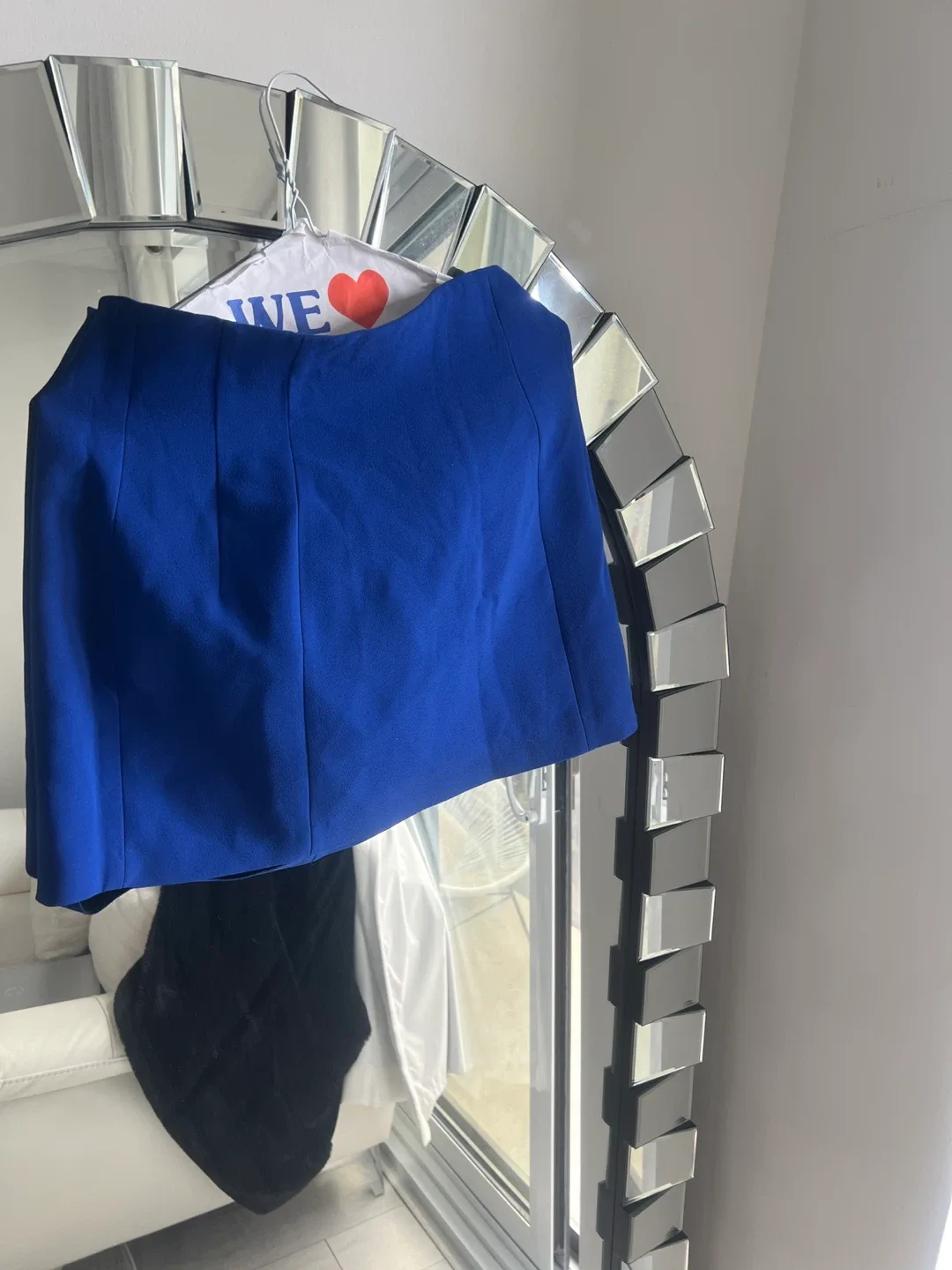 Blue Skirt image indicator(2)